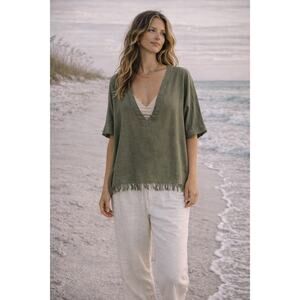 Gillia Linen Blend Top M Olive Green V Neck Fringe Hem Boho Coastal Relaxed Fit
